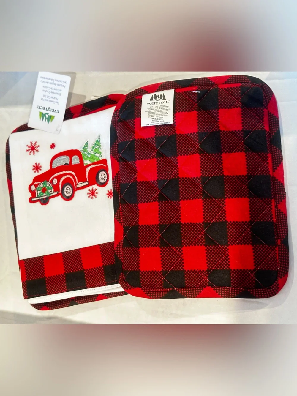 Red Holiday Truck Pot Holder & Kitchen Towel Set